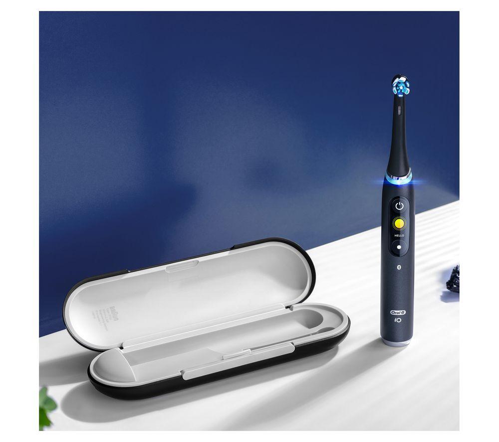 ORAL-B iO 9 Electric Toothbrush & Travel Charging Case - Black Onyx image number 4 of 37