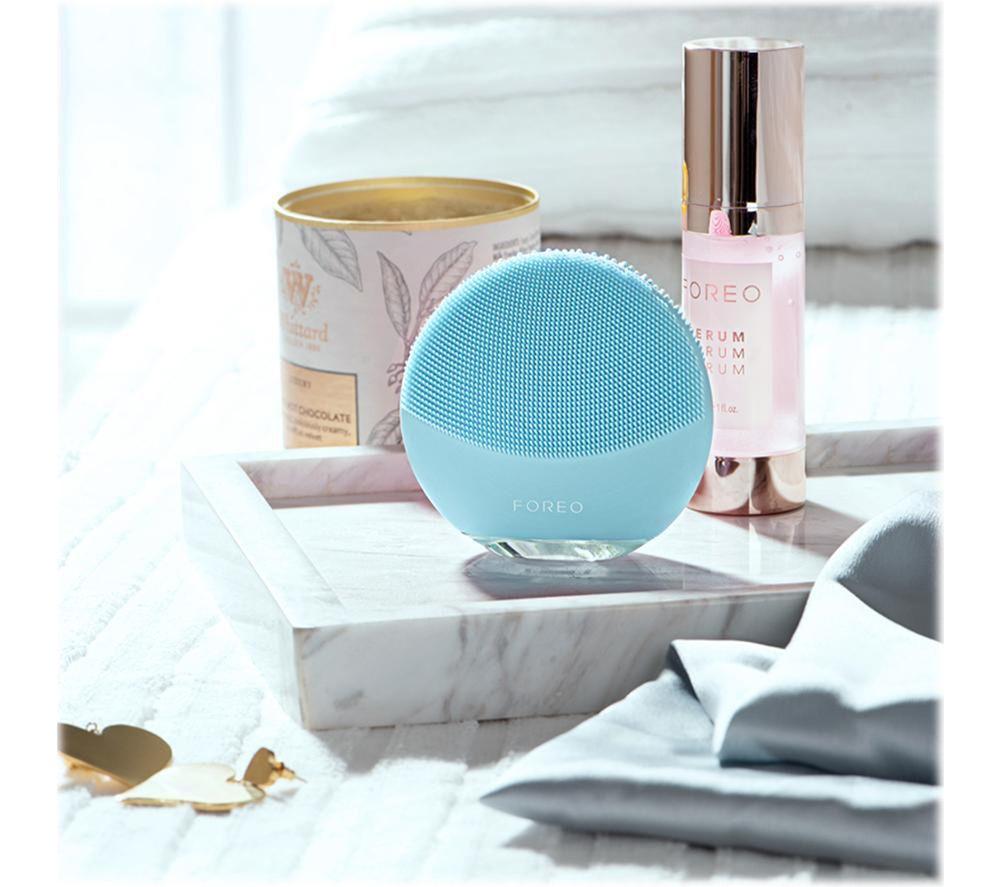 FOREO LUNA Mini 3 Facial Cleansing Brush - Mint image number 2 of 6