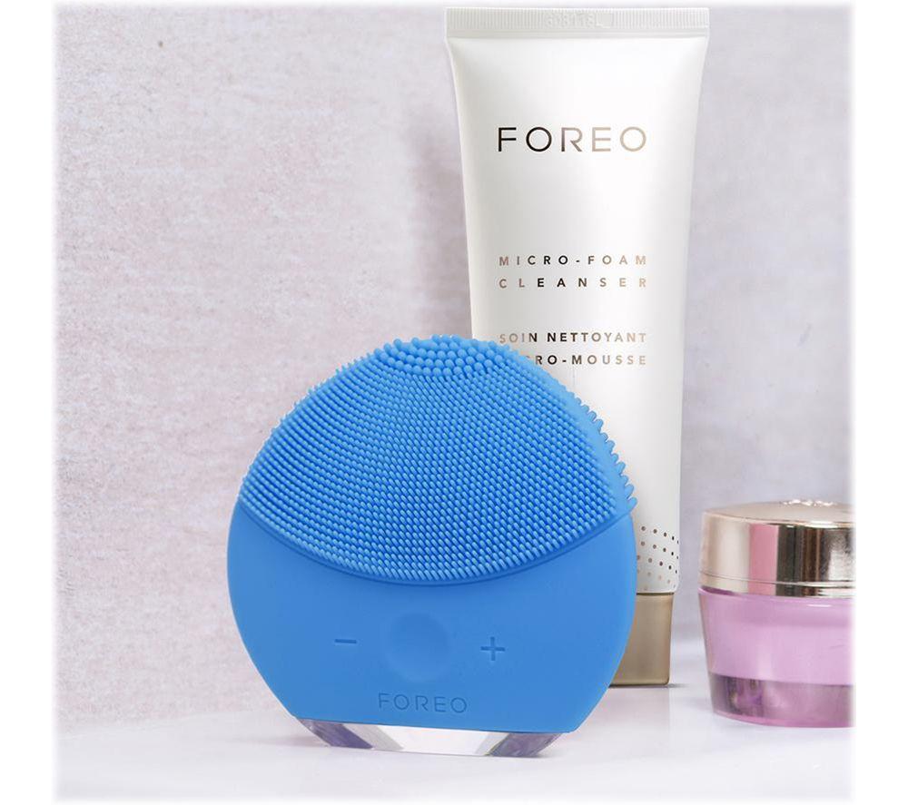 FOREO Luna Mini 2 Facial Cleansing Brush - Aquamarine image number 3 of 5