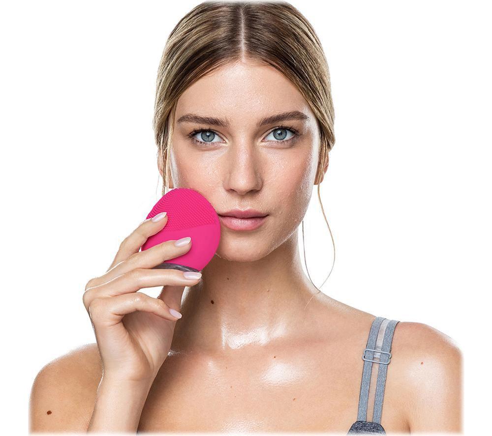 Buy FOREO Luna Mini 2 Facial Cleansing Brush - Fuchsia | Currys