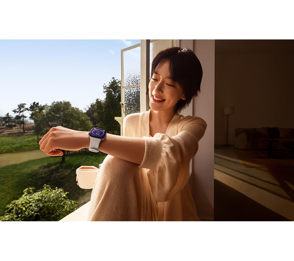 HUAWEI Watch Fit 3 - Silver with White Fluoroelastomer Strap image number 8 of 8