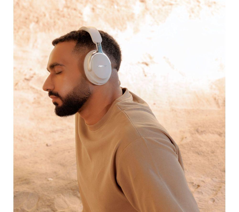 BOSE QuietComfort Ultra (2nd Gen) Wireless Bluetooth Noise-Cancelling Headphones - White image number 8 of 9