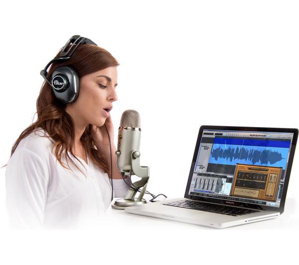 BLUE Yeti USB Streaming Microphone - Silver image number 13