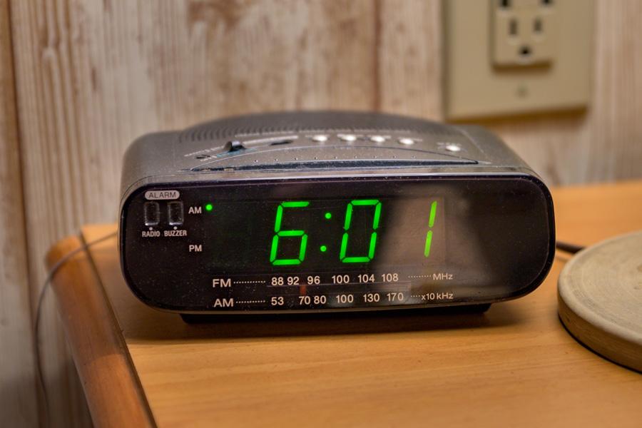 Radio alarm clock