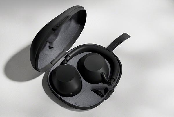 a pair of black sony wh-1000xm6 headphones on a white background