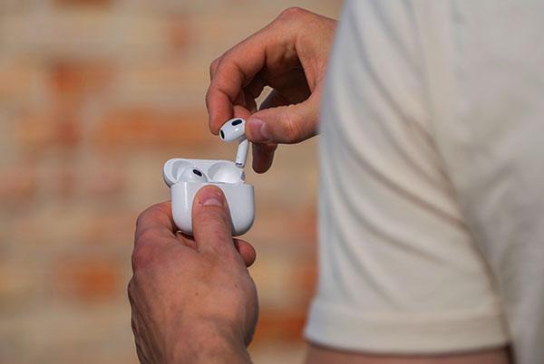 AirPods