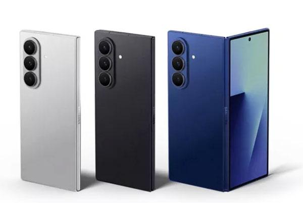 three different models of the samsung galaxy Z Fold7