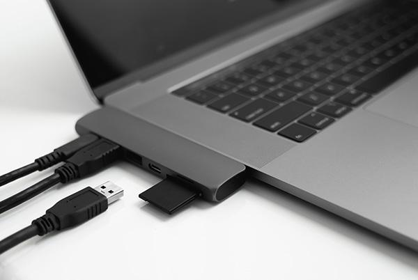 Laptop USB hub