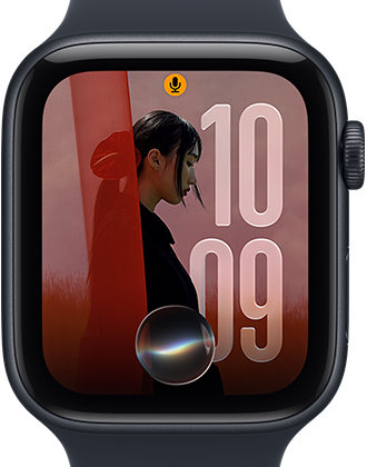 Apple Watch SE 3, aluminium case, midnight colour, personalised photo on watch face with Siri app complication, right side exterior, Digital Crown, Sport Band, black colour
