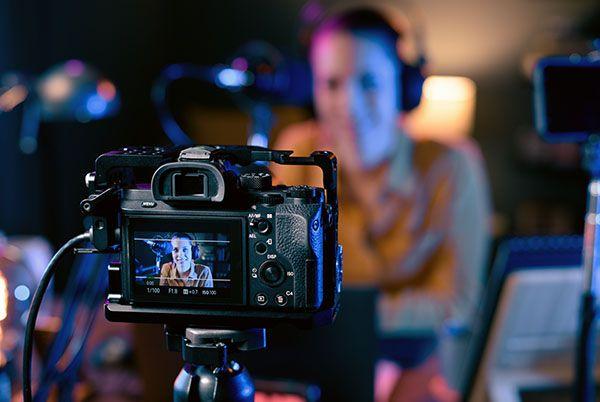 Blogging camera for gamers