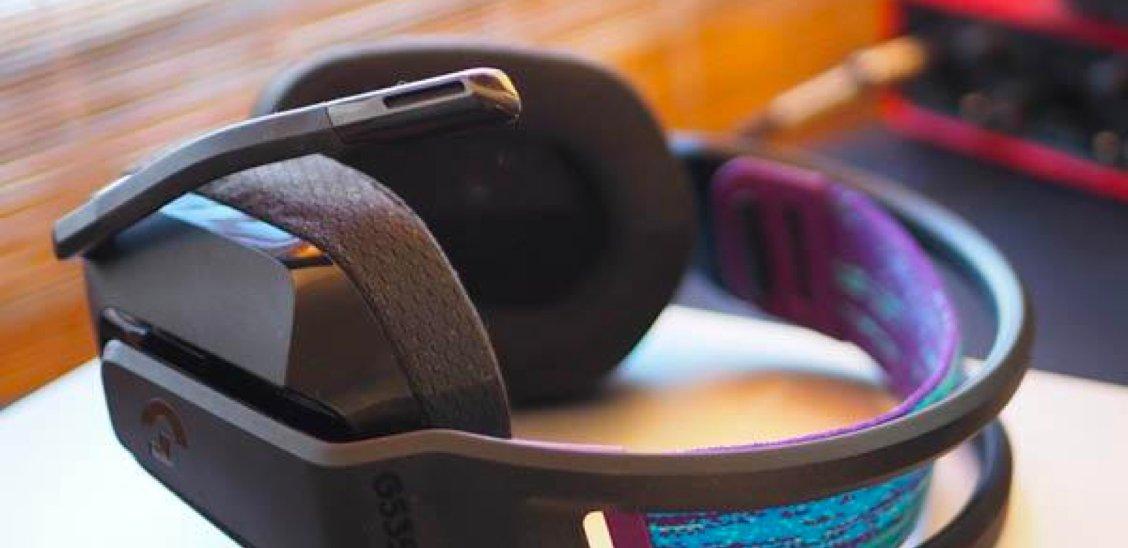 Headsets and microphones