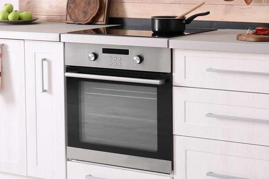 Freestanding or built-in oven