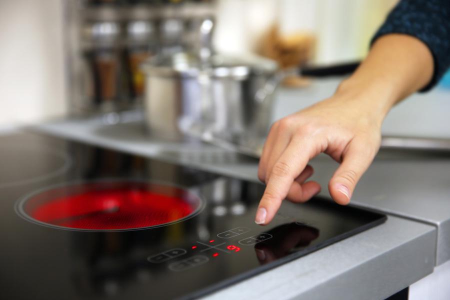 Gas, electric or induction hob