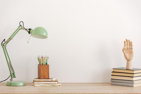 Desk lamp