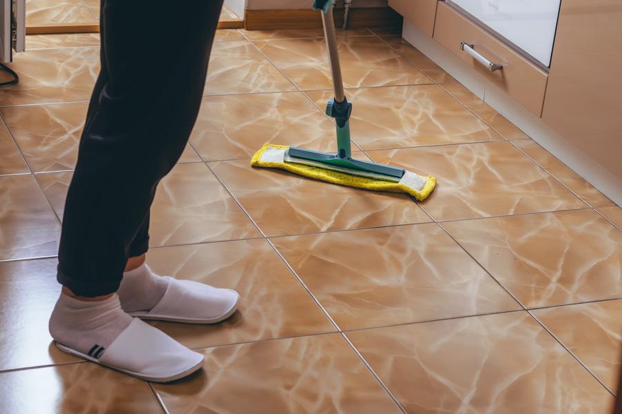 Cleaning floor tiles