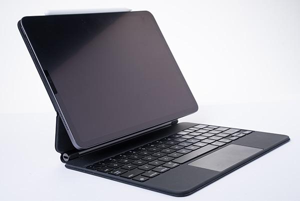 iPad magic keyboard