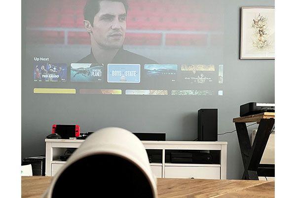Freestyle projector screen image