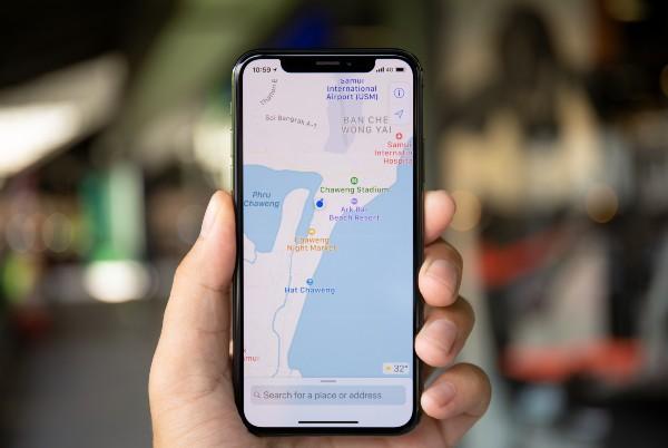 iPhone X map