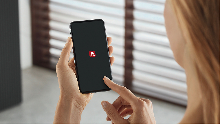 A person holding a smart phone