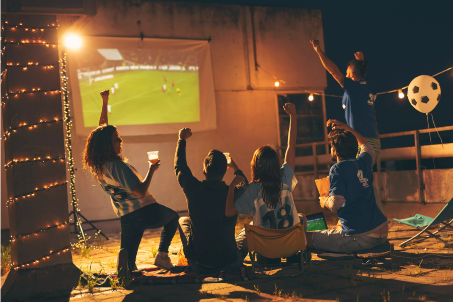 Create a stadium atmosphere at home with a projector