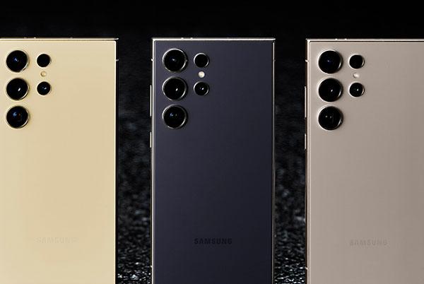 three different samsung galaxy phones are shown side by side