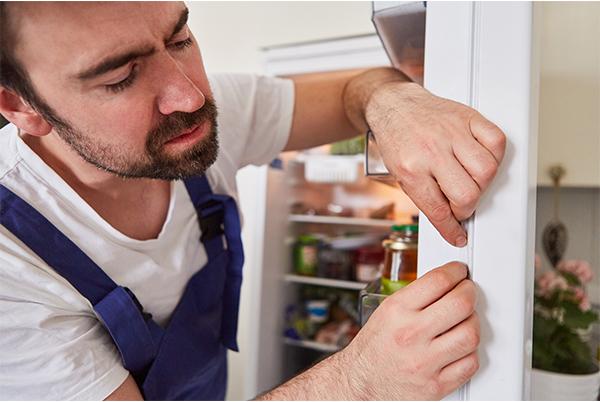 Repairing seals on the fridge