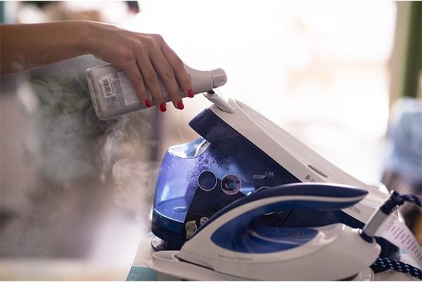 Descaling an iron