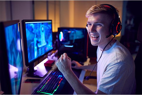 Dual monitor gaming