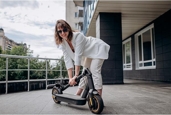 folding e-scooter to carry
