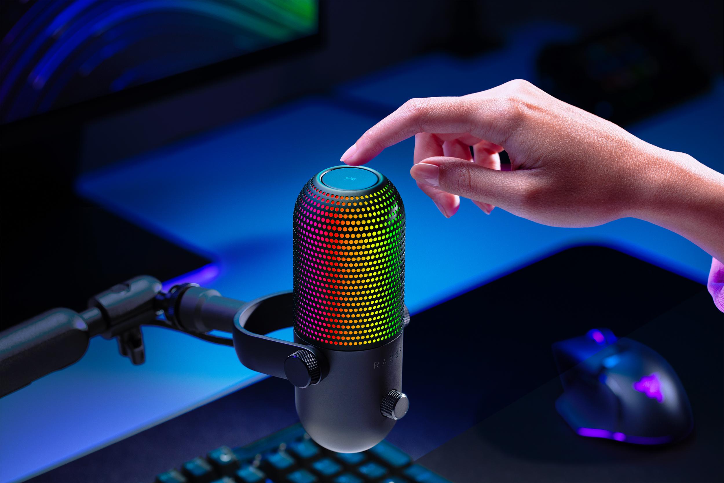 Hands on with the Razer Seiren V3 Chroma|Currys