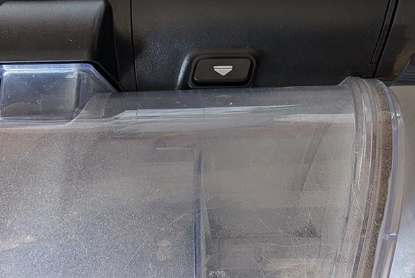 Release dust cup
