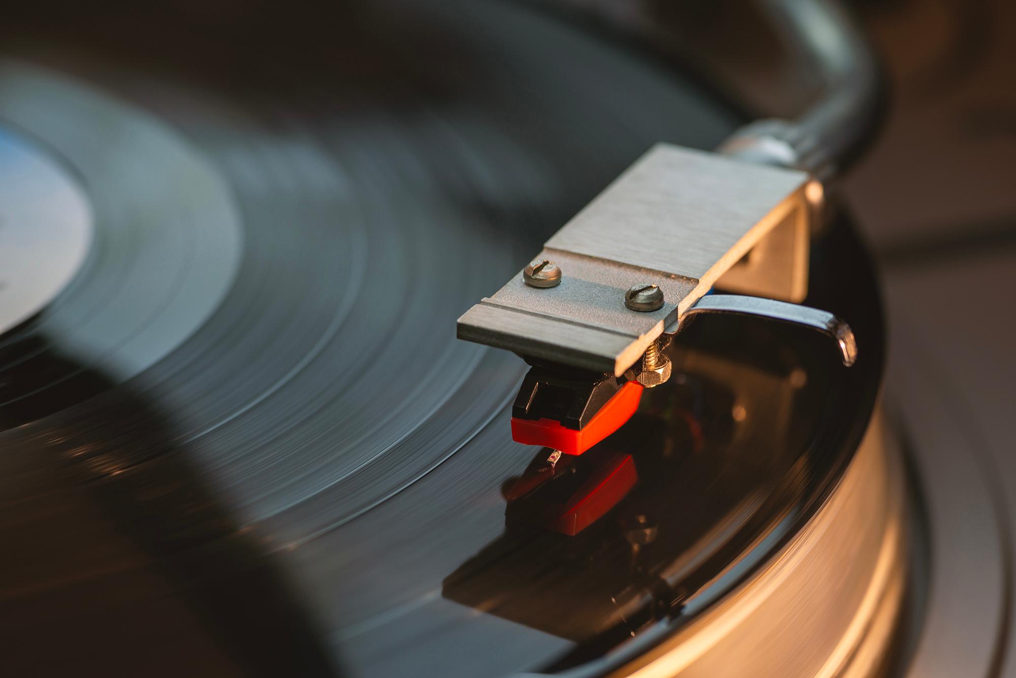 How to replace the needle on a record player | Currys